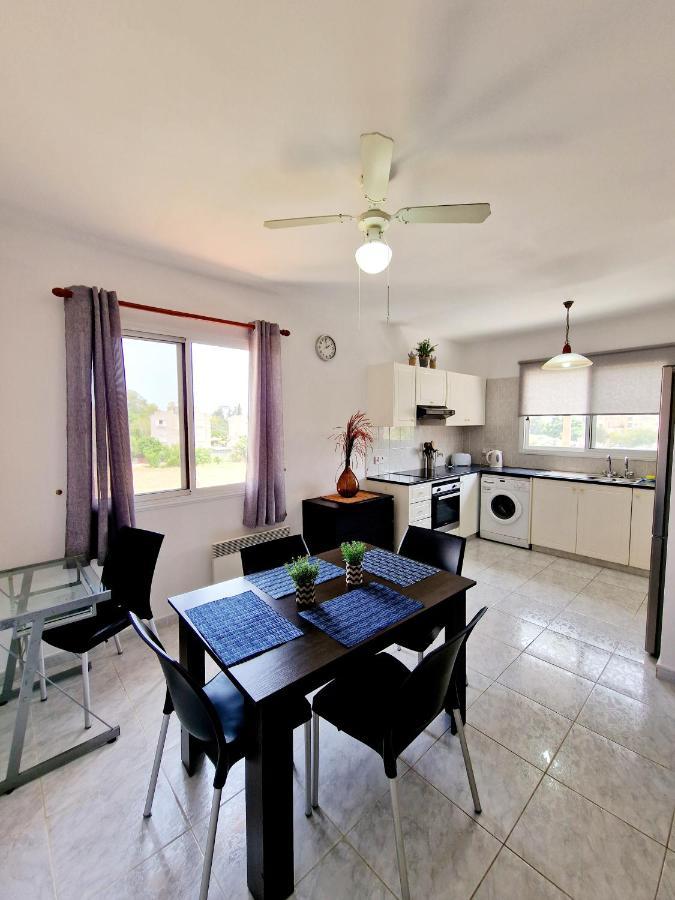 Emma's Place, 2 Bedroom With Pool View Pafos