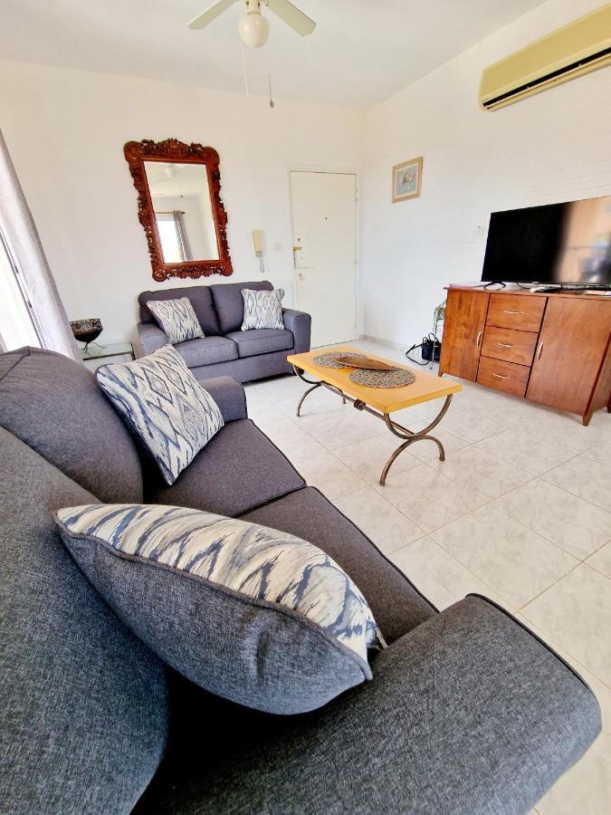 Emma's Place, 2 Bedroom With Pool View Apartament Pafos